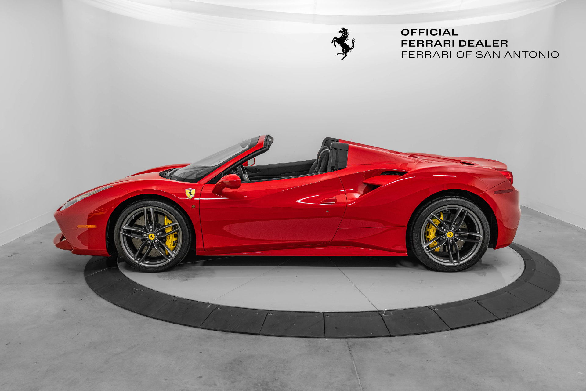 Certified 2018 Ferrari 488 Spider RWD image 3