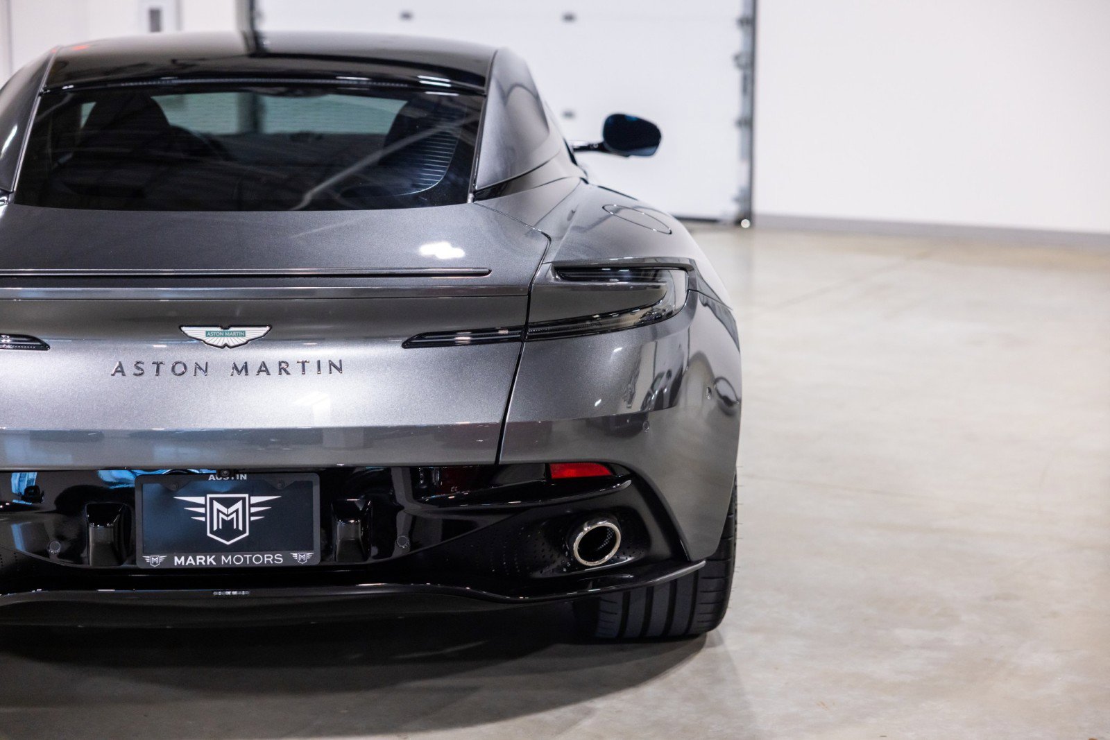 Used 2024 Aston Martin DB12 Coupe image 13