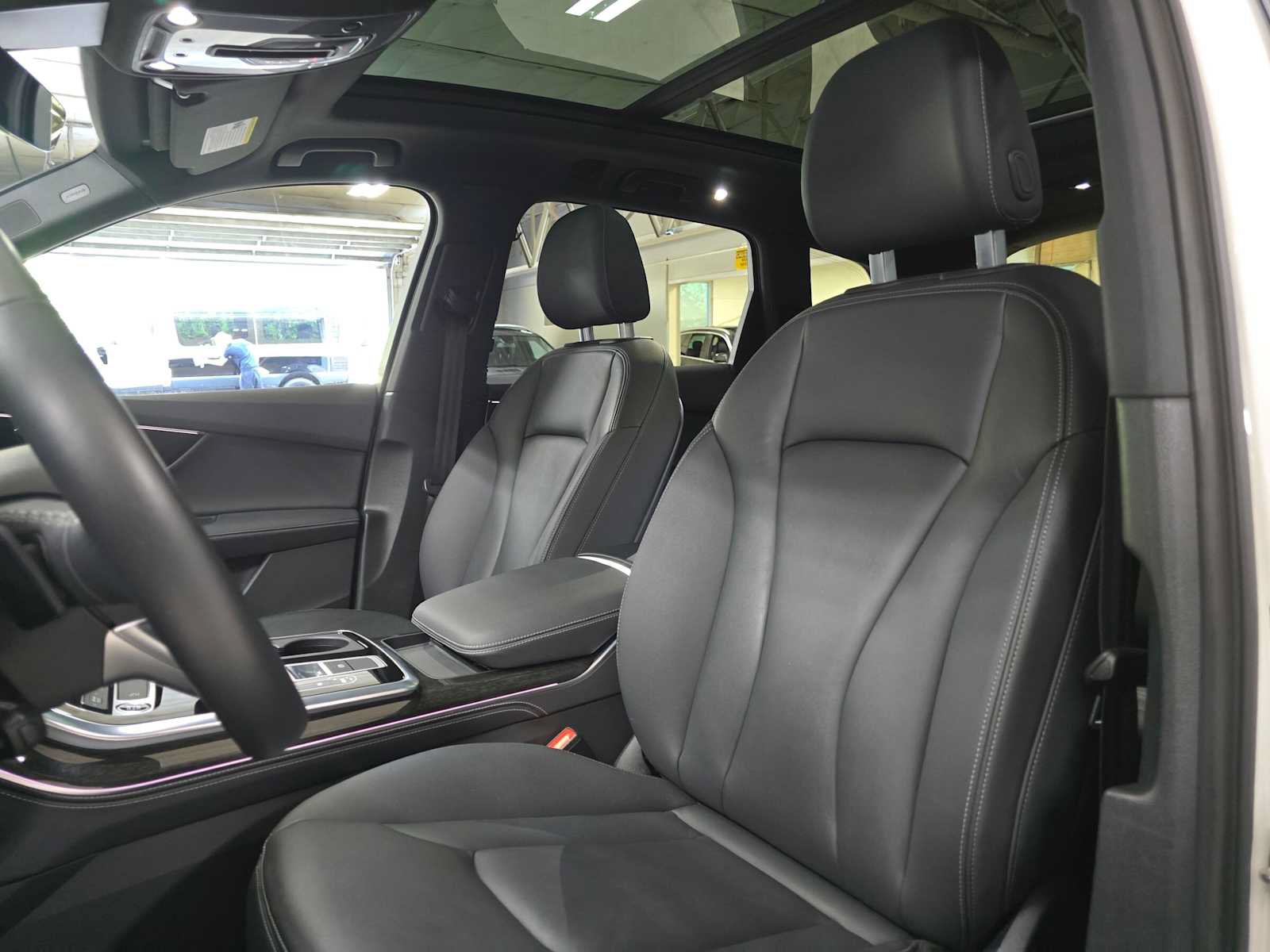 Used 2025 Audi Q7 3.0T Premium Plus AWD/4WD image 21