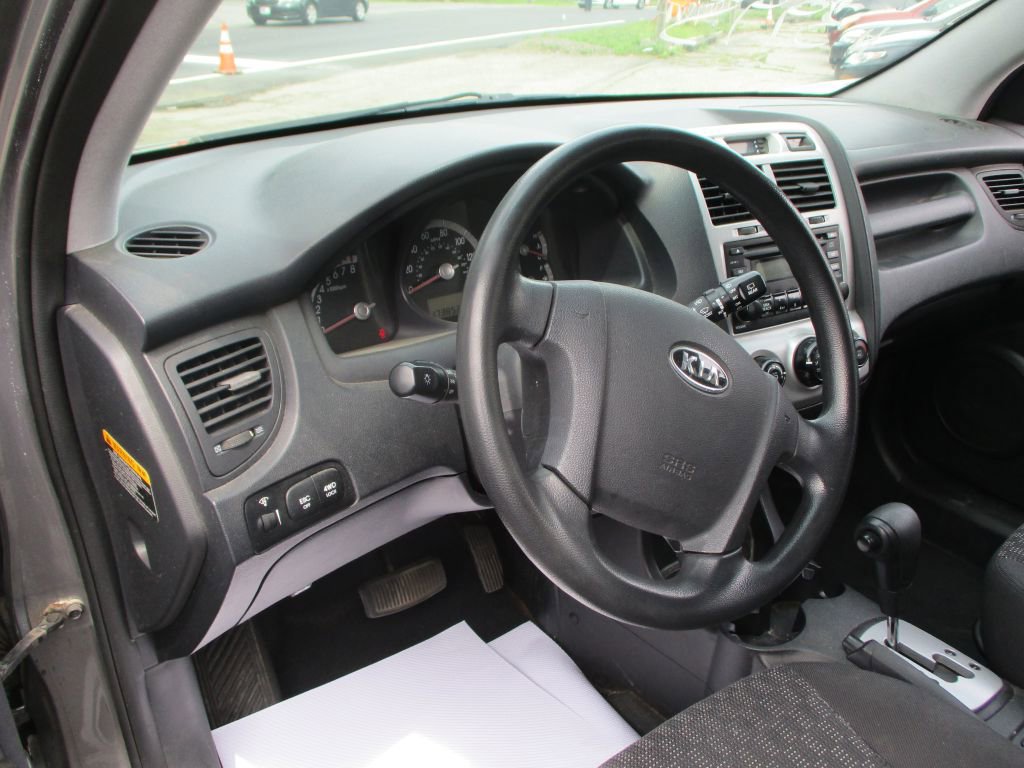 Used 2008 Kia Sportage LX image 11