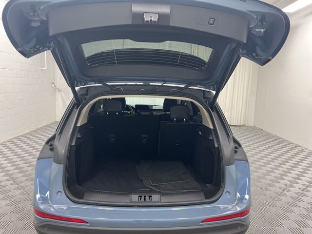 Certified 2025 Lincoln Corsair AWD image 8