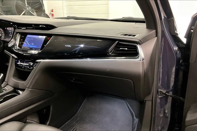 Used 2024 Cadillac XT6 Sport w/ Technology Package image 17