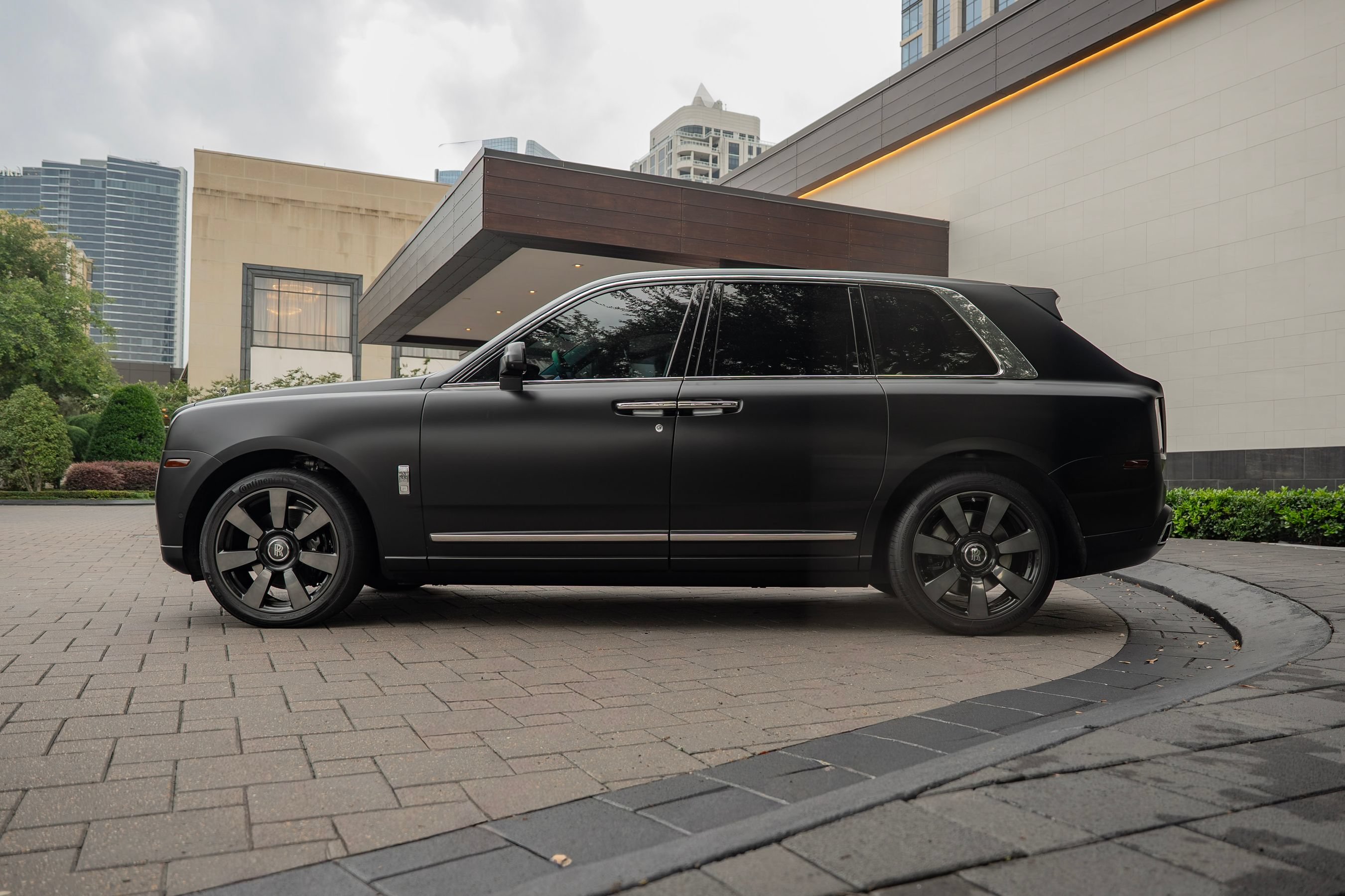 Certified 2023 Rolls-Royce Cullinan AWD/4WD image 17