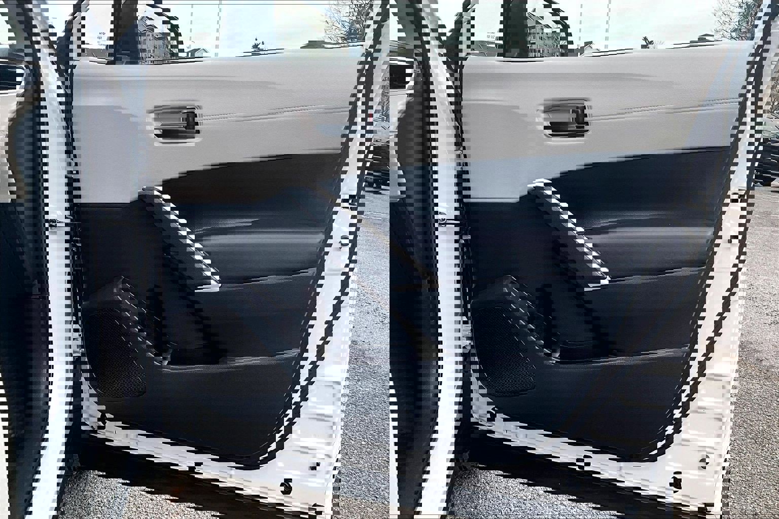 Used 2024 Toyota Corolla Cross L image 21