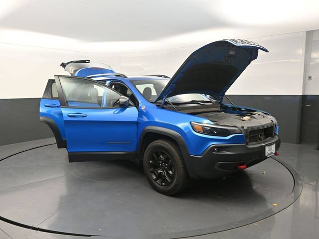 Used 2019 Jeep Cherokee Trailhawk w/ Comfort/Convenience Group AWD/4WD image 30