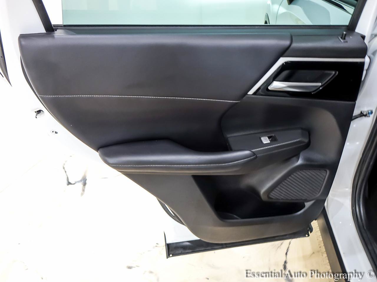 Used 2023 Mitsubishi Outlander SE FWD image 29