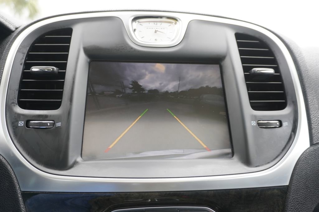 Used 2016 Chrysler 300 C RWD image 14