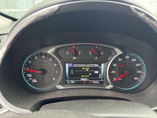 Used 2017 Chevrolet Malibu LT image 2