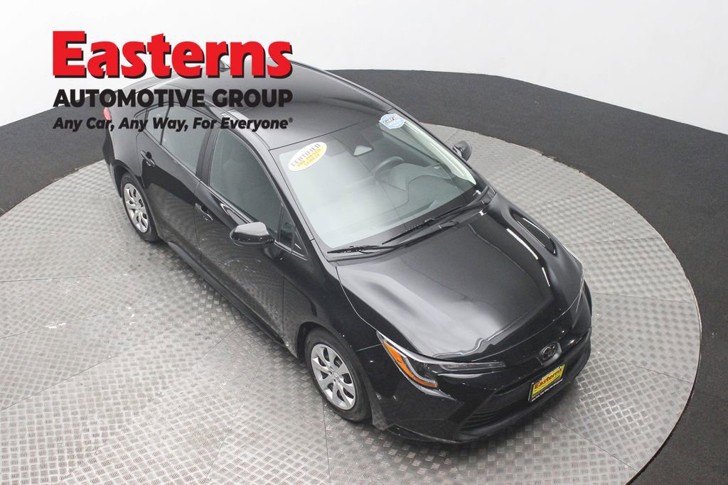 Used 2023 Toyota Corolla LE image 3