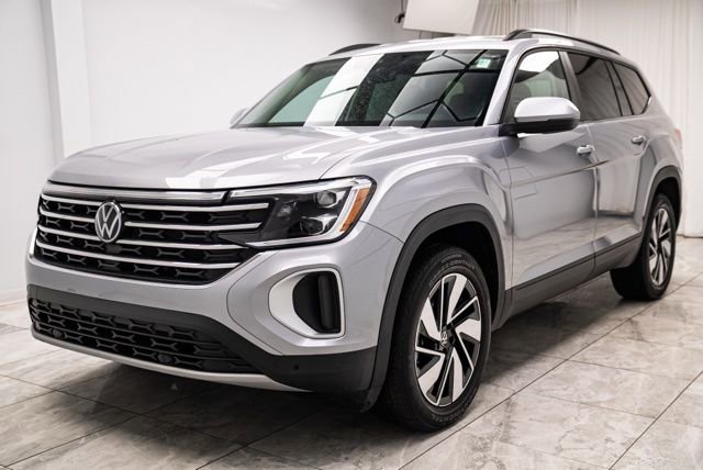 Used 2025 Volkswagen Atlas SE image 6