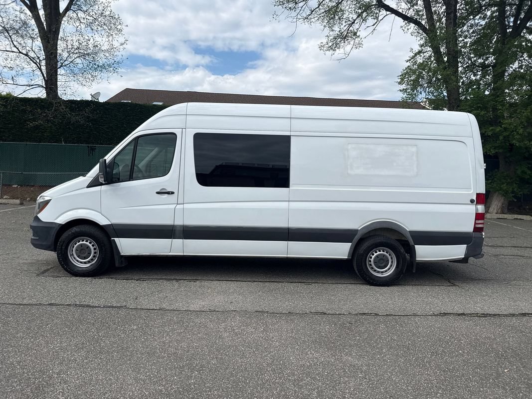Used 2018 Mercedes-Benz Sprinter 2500 image 4
