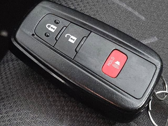 Used 2021 Toyota RAV4 XLE image 38