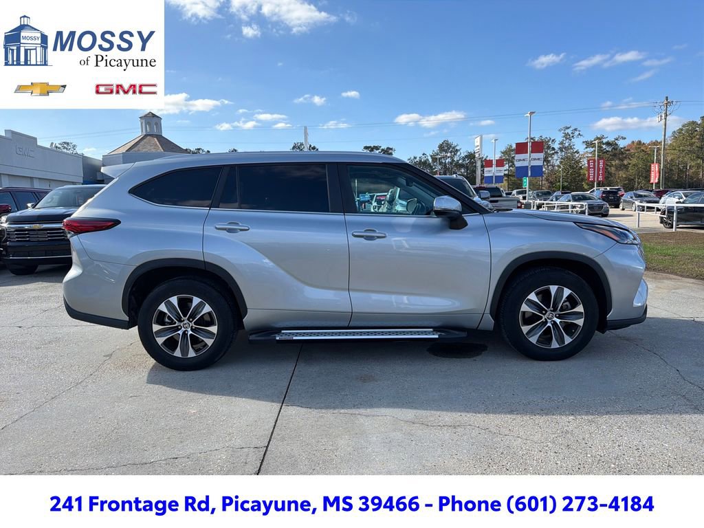 Used 2023 Toyota Highlander L image 8