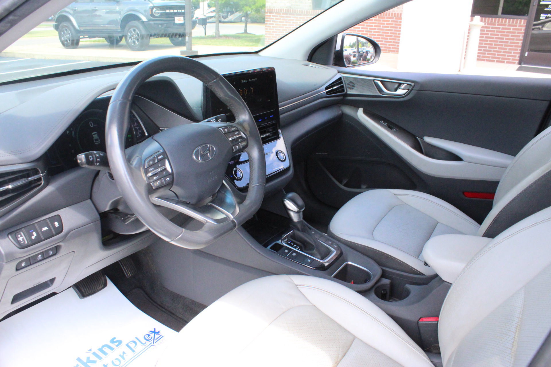 Used 2022 Hyundai Ioniq Limited FWD image 13