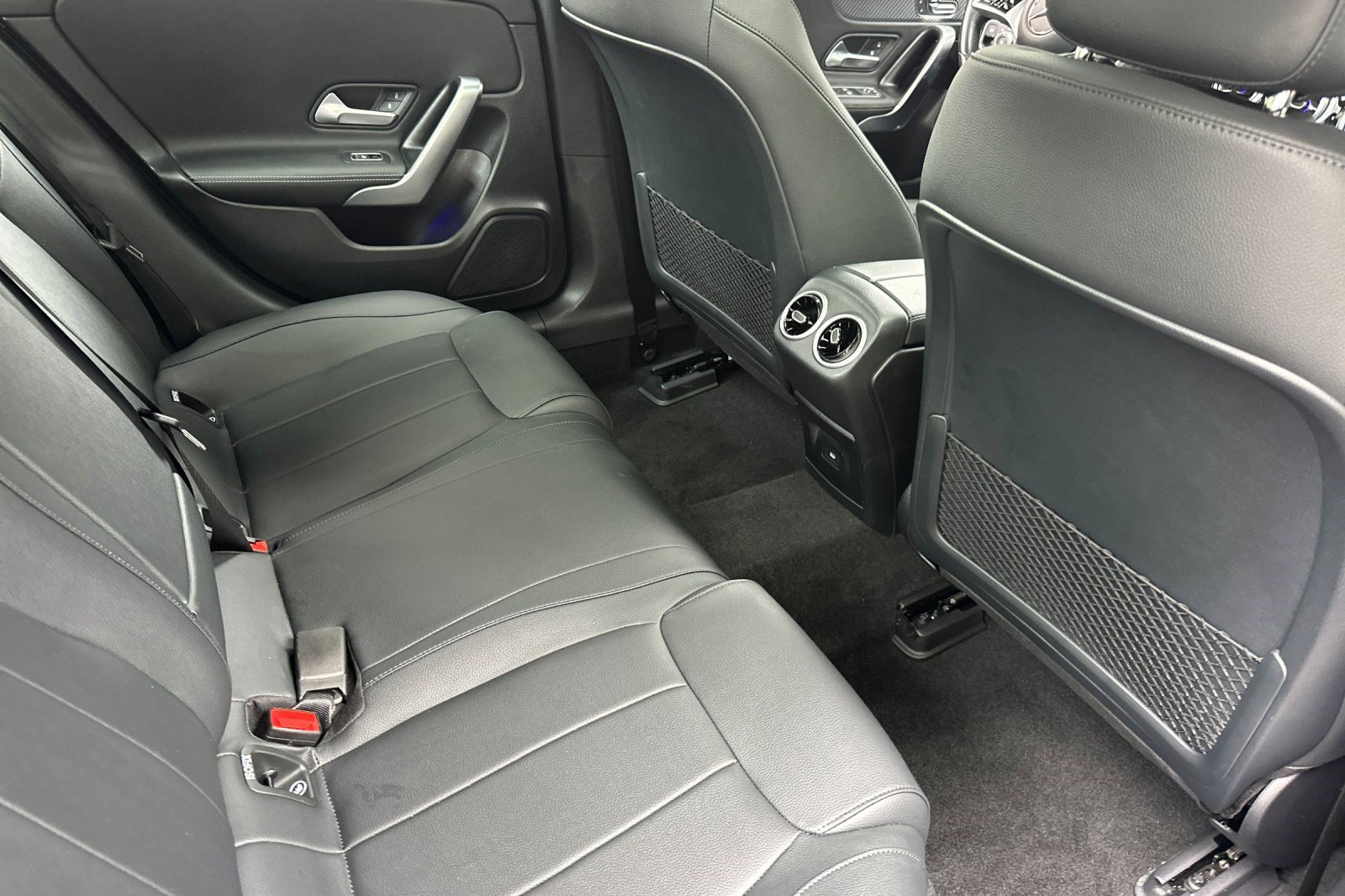 Certified 2025 Mercedes-Benz CLA 250 4MATIC image 32