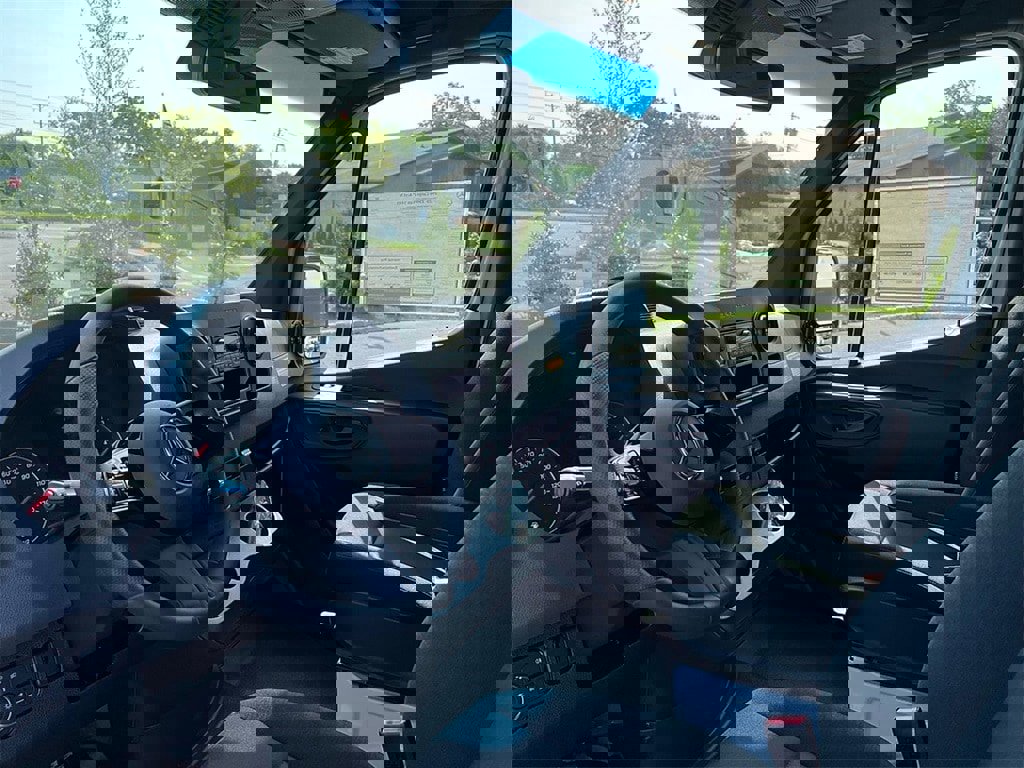 New 2025 Mercedes-Benz Sprinter 2500 image 8