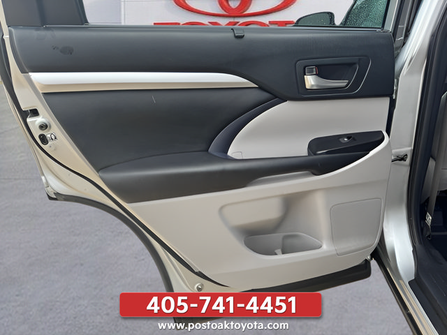 Used 2019 Toyota Highlander XLE w/ Protection Package #3 AWD/4WD image 12