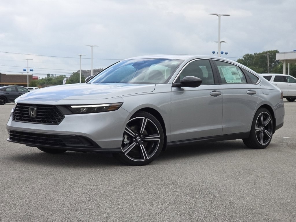 Certified 2025 Honda Accord Sport image 2