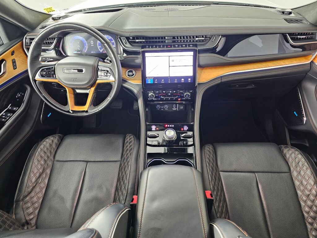 Used 2023 Jeep Grand Cherokee Summit image 16