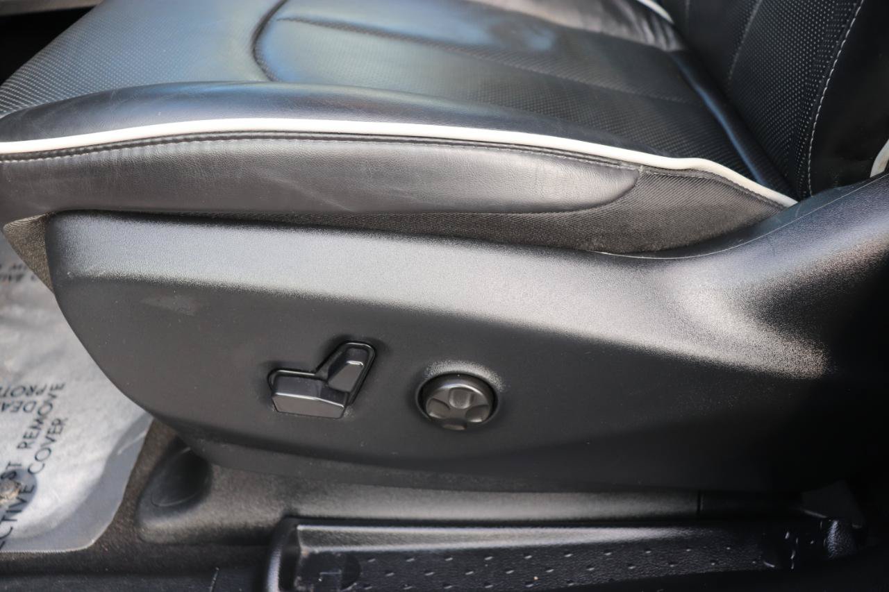 Used 2026 Chrysler Pacifica Limited FWD image 57