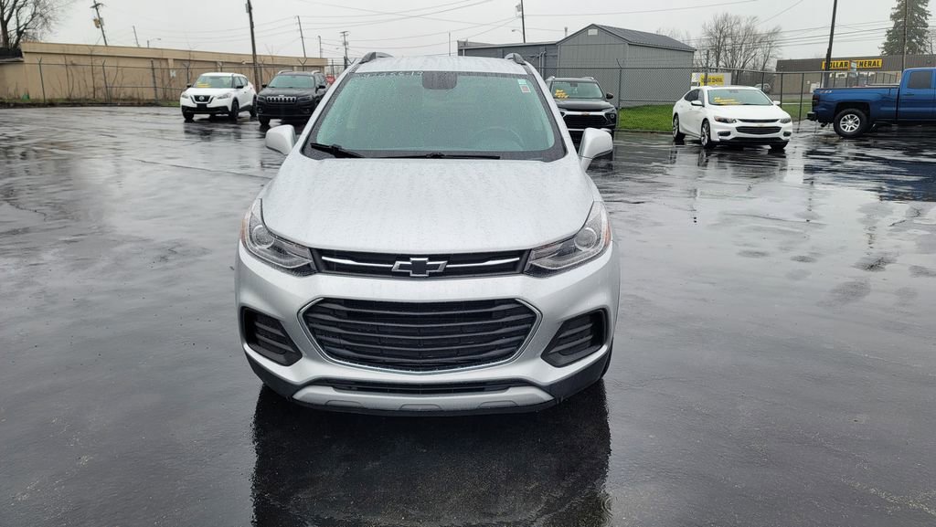 Used 2019 Chevrolet Trax LT w/ LT Convenience Package image 4