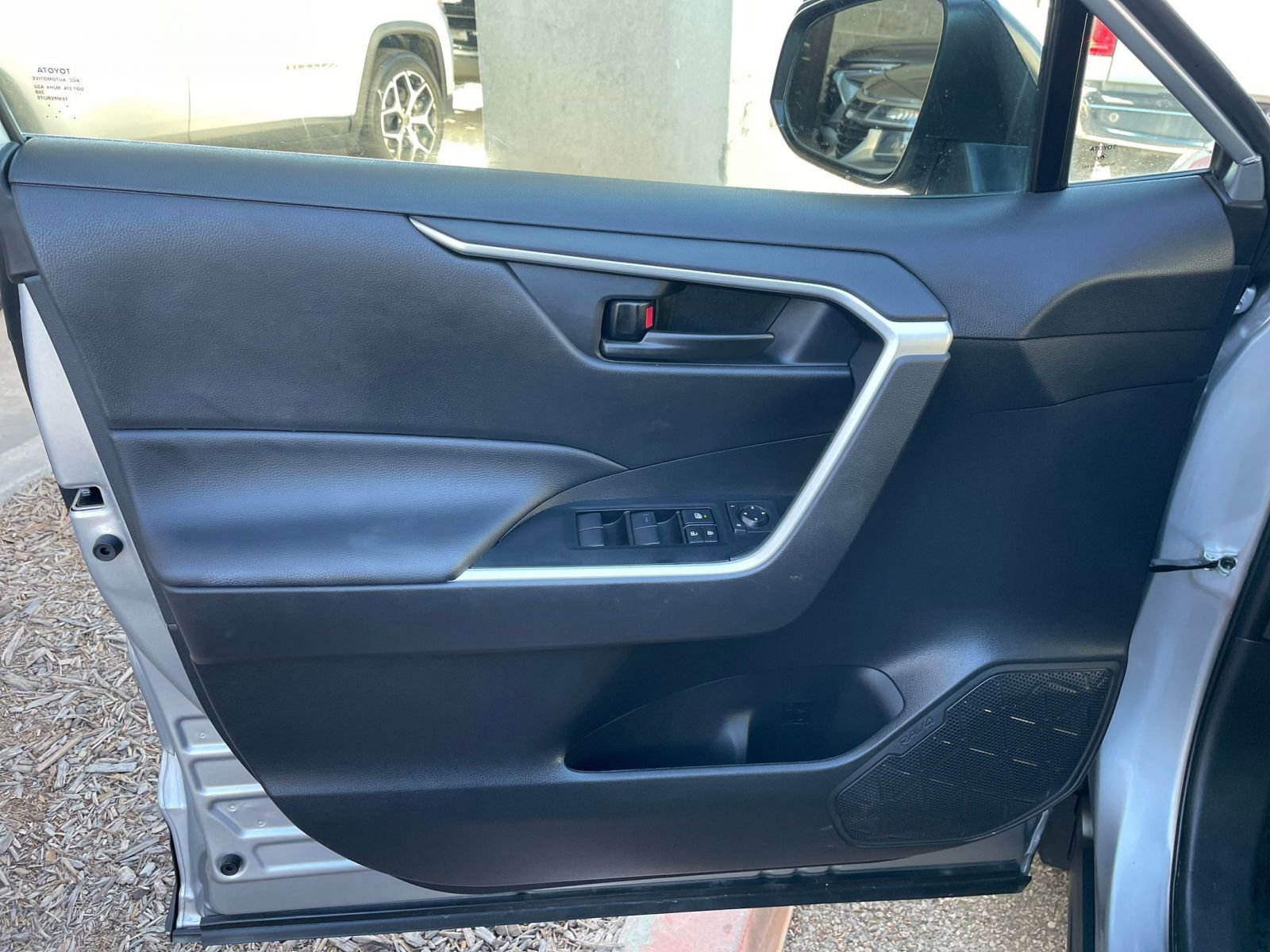 Used 2025 Toyota RAV4 LE image 20