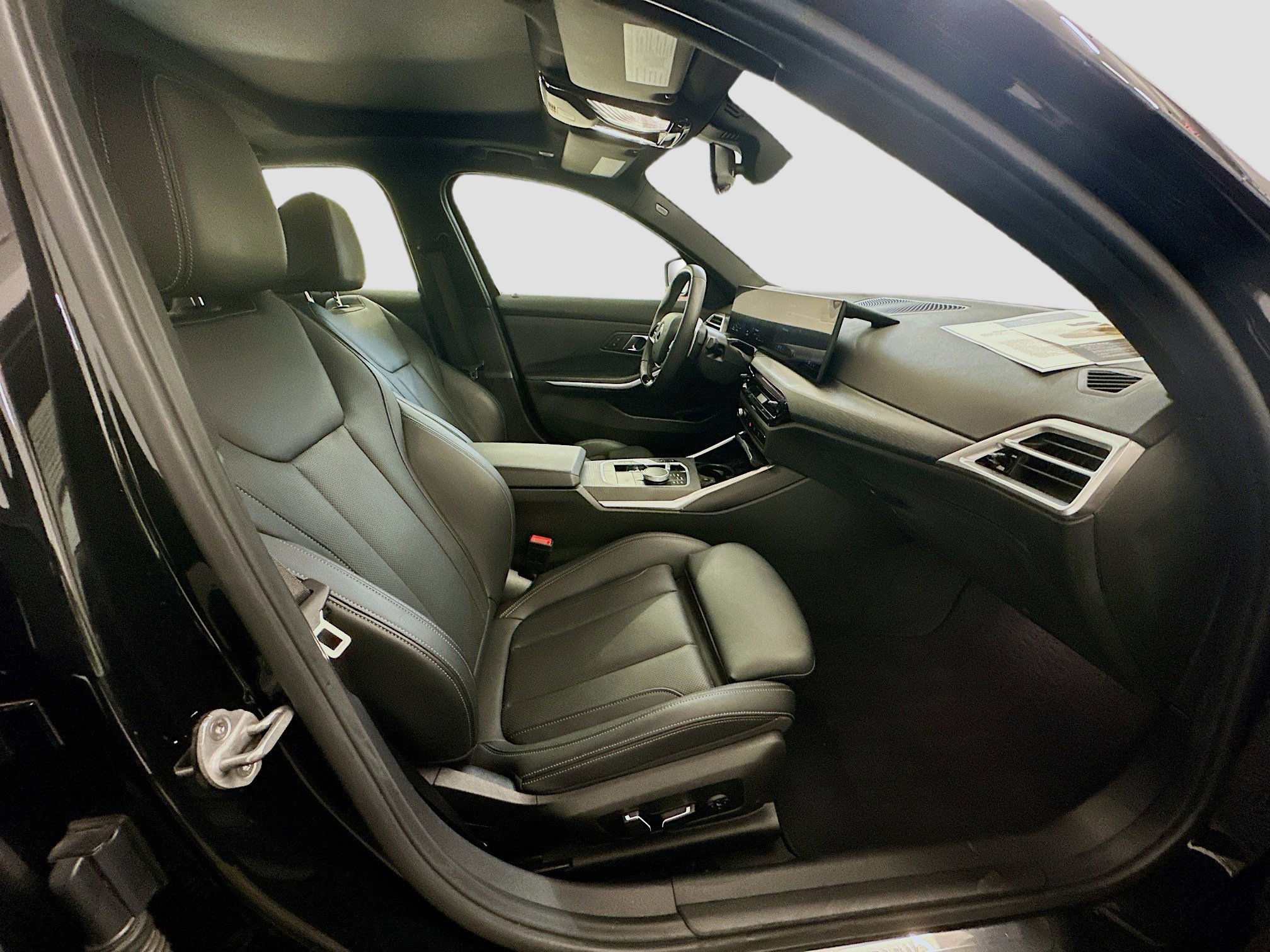 Used 2025 BMW 330i xDrive 330i xDrive image 34