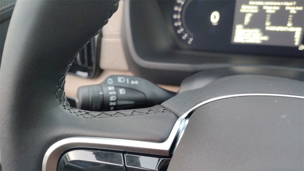 New 2026 Volvo XC90 B5 Plus image 16