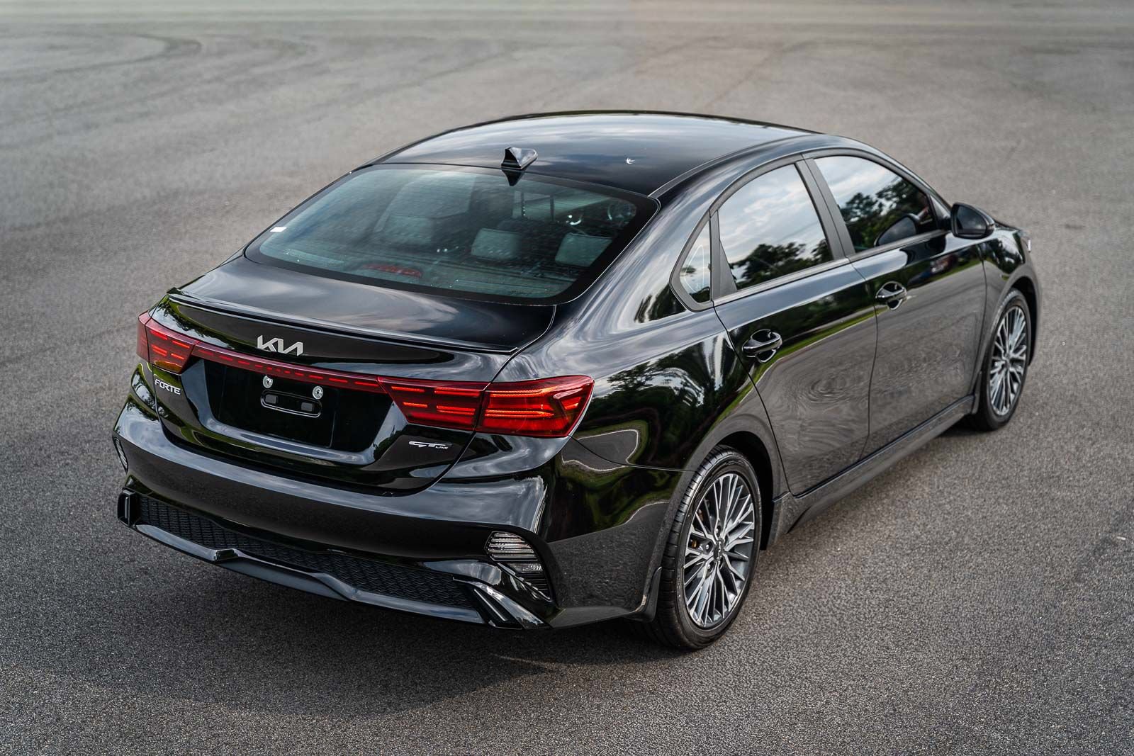 Used 2023 Kia Forte GT-Line w/ GT-Line Technology Package FWD image 9