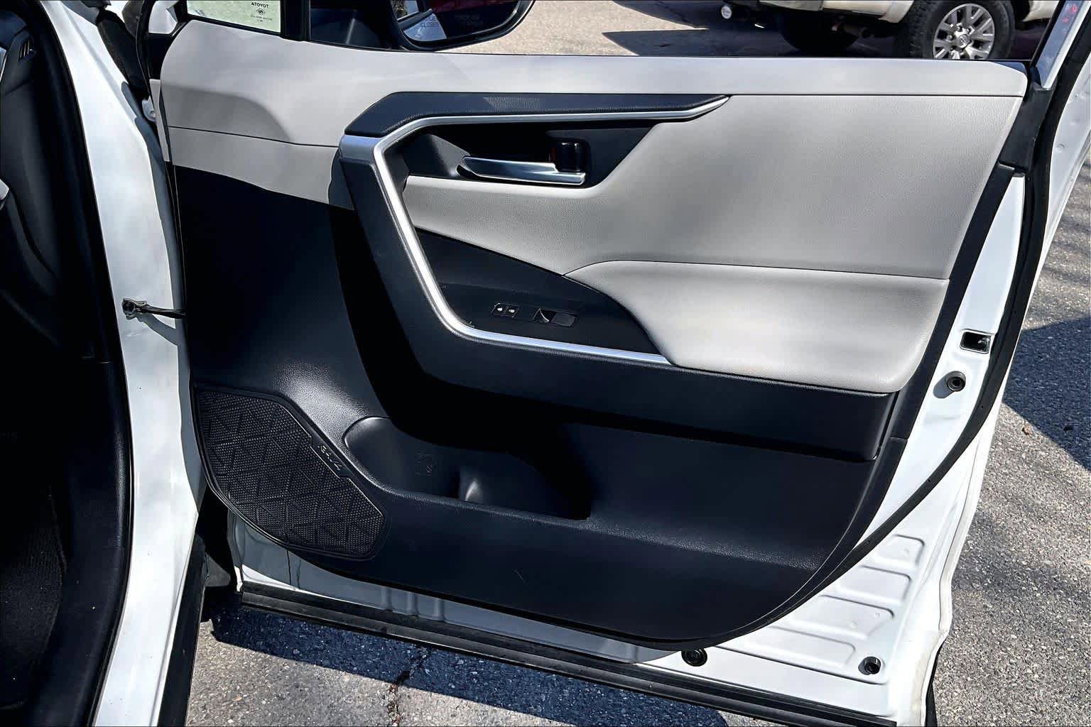 Certified 2019 Toyota RAV4 XLE w/ Convenience Package AWD/4WD image 22