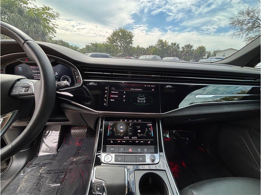 Used 2020 Audi Q7 2.0T Premium w/ Convenience Package AWD/4WD image 11