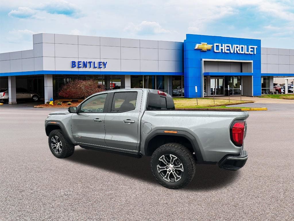 Used 2024 GMC Canyon AT4 w/ AT4 Premium Package AWD/4WD image 4