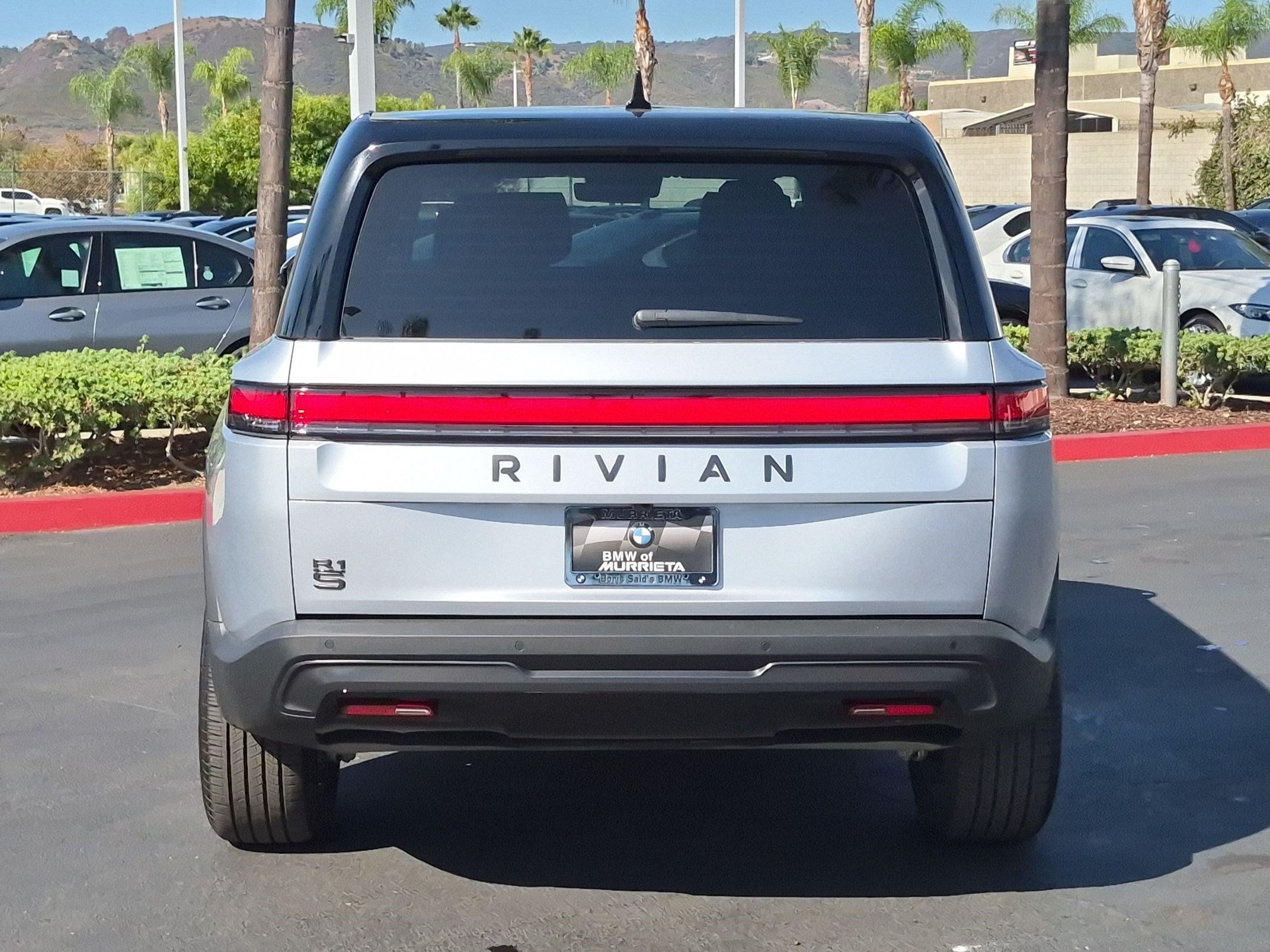 Used 2025 Rivian R1S Adventure Dual AWD/4WD image 9