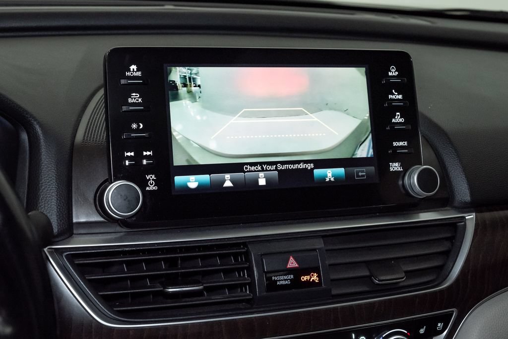 Used 2018 Honda Accord Touring image 16