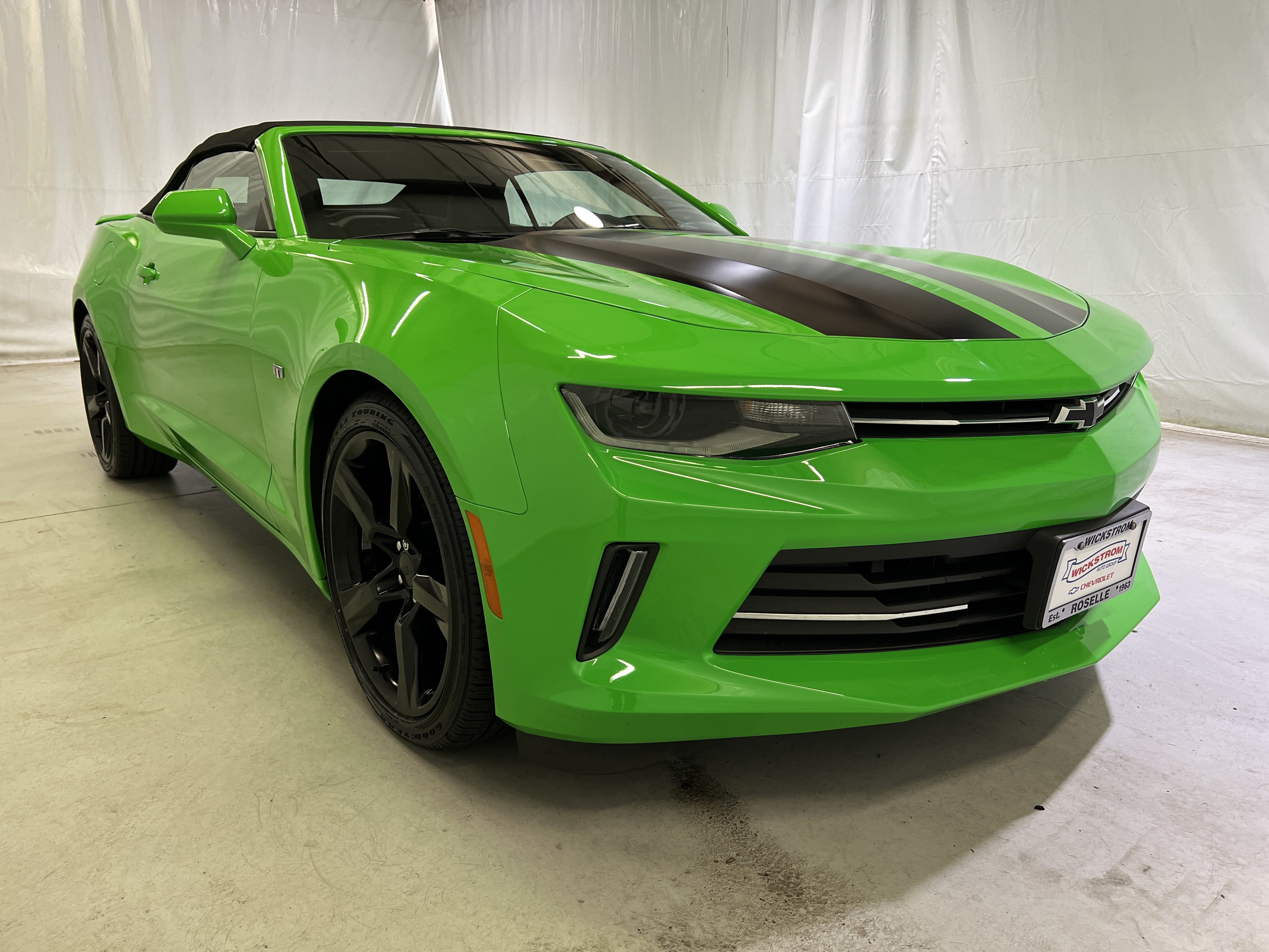 Used 2017 Chevrolet Camaro LT RWD image 2