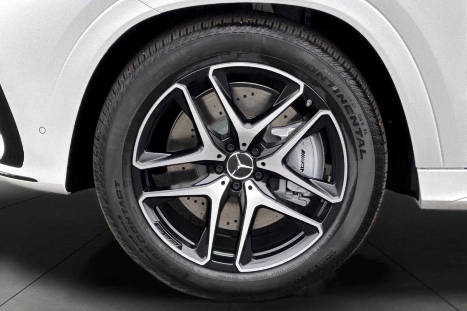 New 2026 Mercedes-Benz GLE 53 AMG 4MATIC Coupe image 4