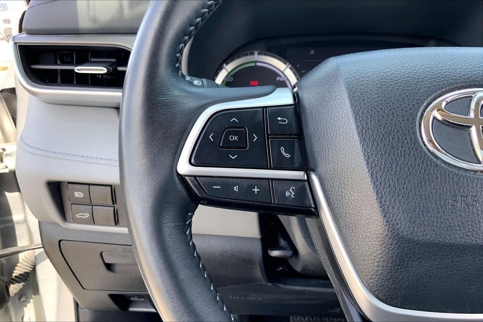 Used 2023 Toyota Highlander LE FWD image 23