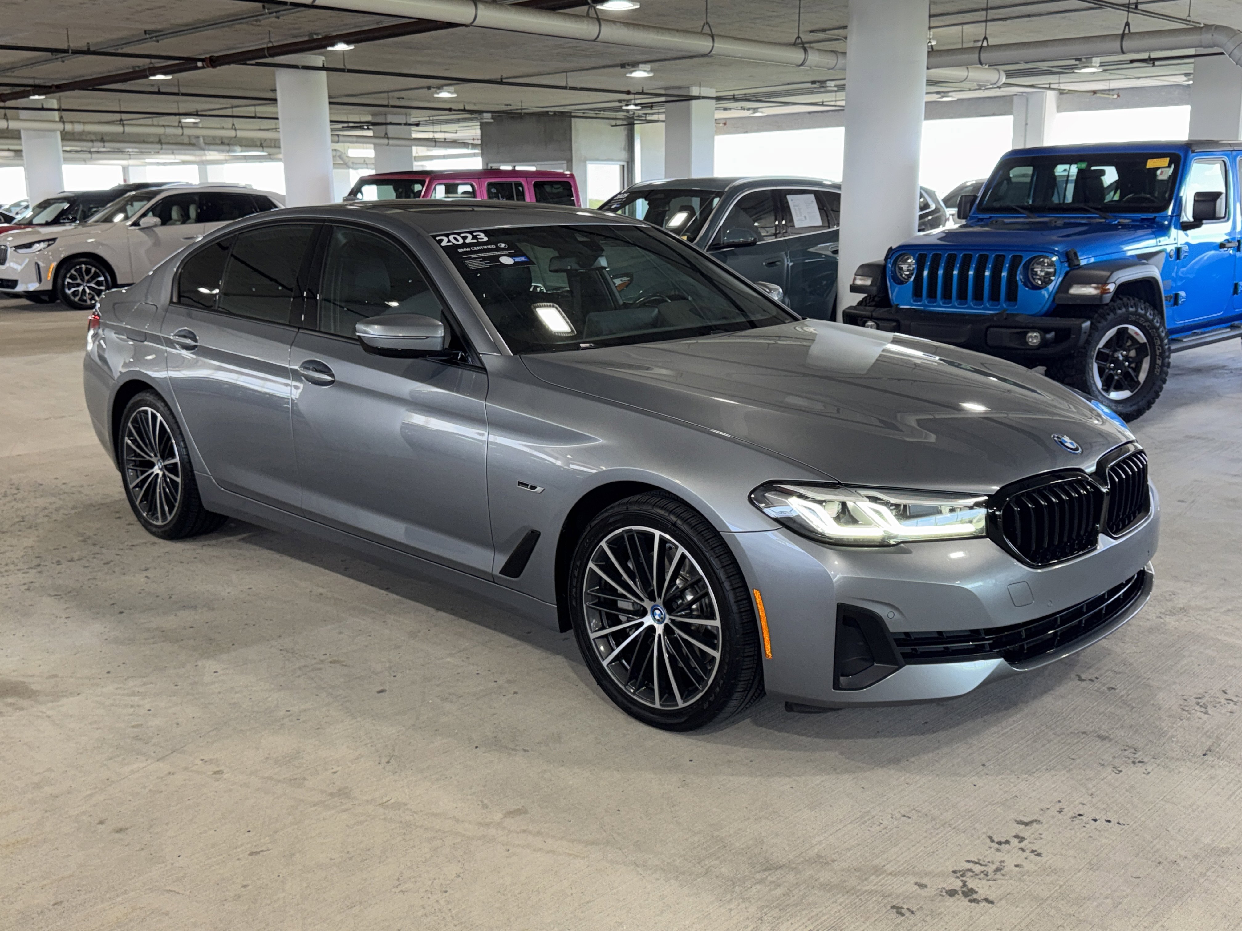 Used 2023 BMW 530e w/ Premium Package RWD image 2