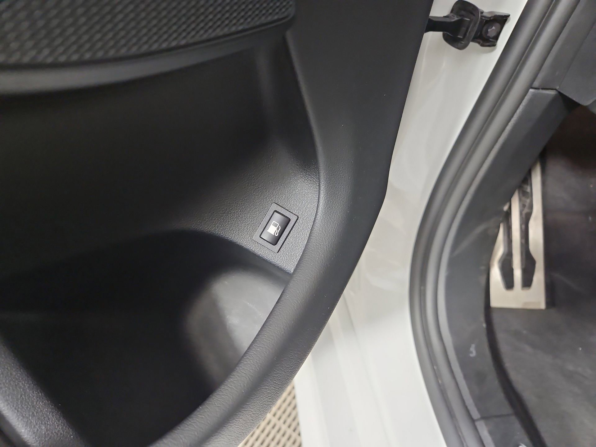 Used 2022 BMW X5 xDrive45e w/ M Sport Package AWD/4WD image 22