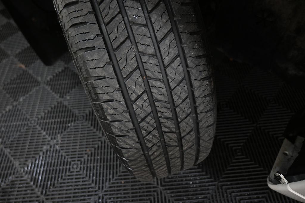Used 2011 Mitsubishi Endeavor LS AWD/4WD image 21