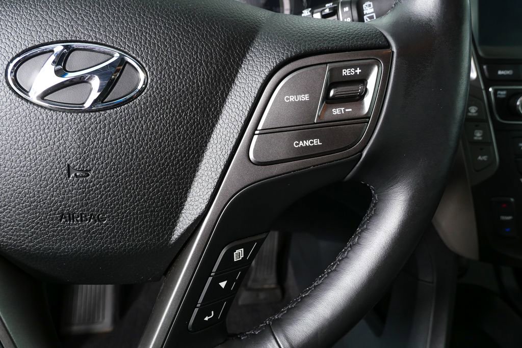 Used 2017 Hyundai Santa Fe Limited image 14