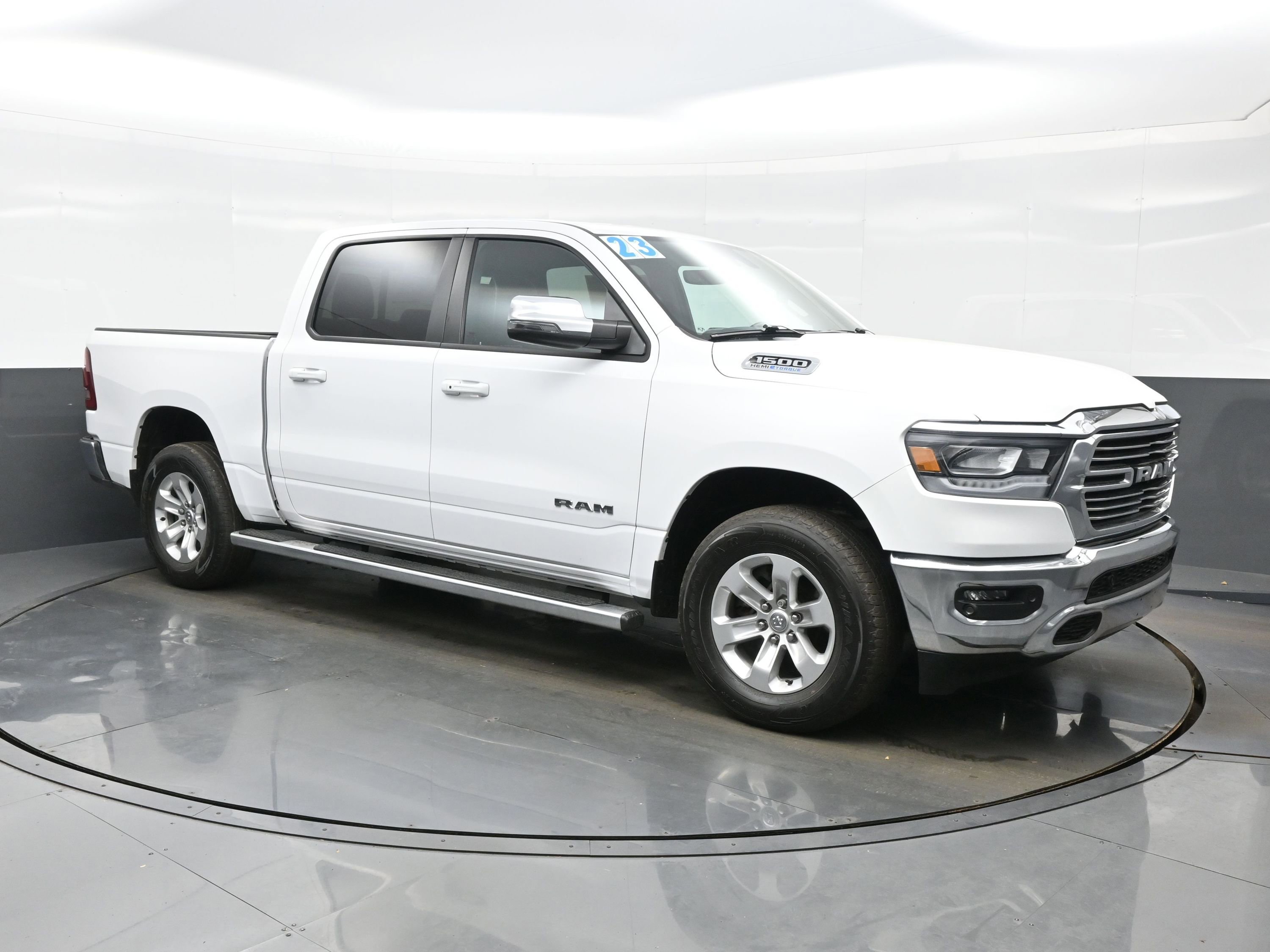 Used 2023 RAM 1500 Laramie AWD/4WD image 8