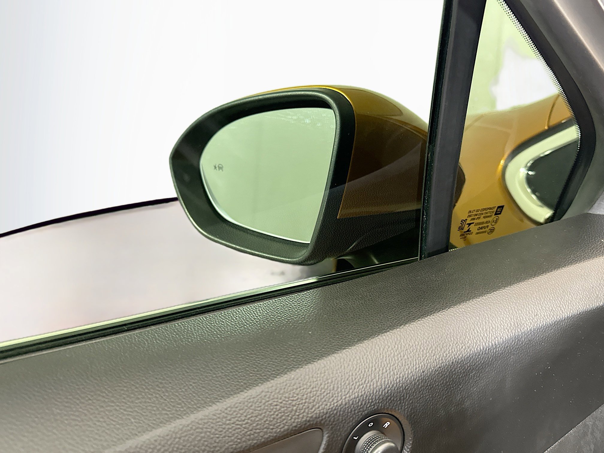 Used 2017 Chevrolet Cruze Premier w/ RS Package FWD image 16