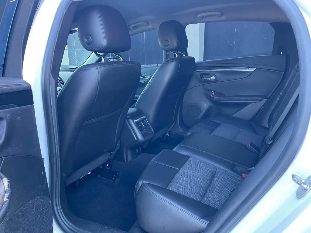 Used 2015 Chevrolet Impala LT FWD image 13