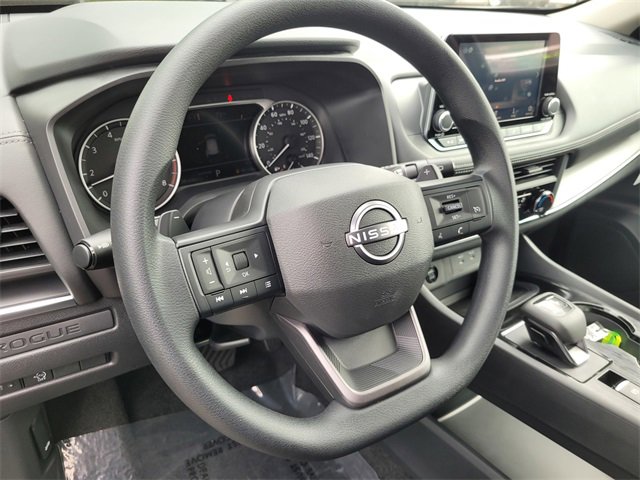New 2026 Nissan Rogue S image 7