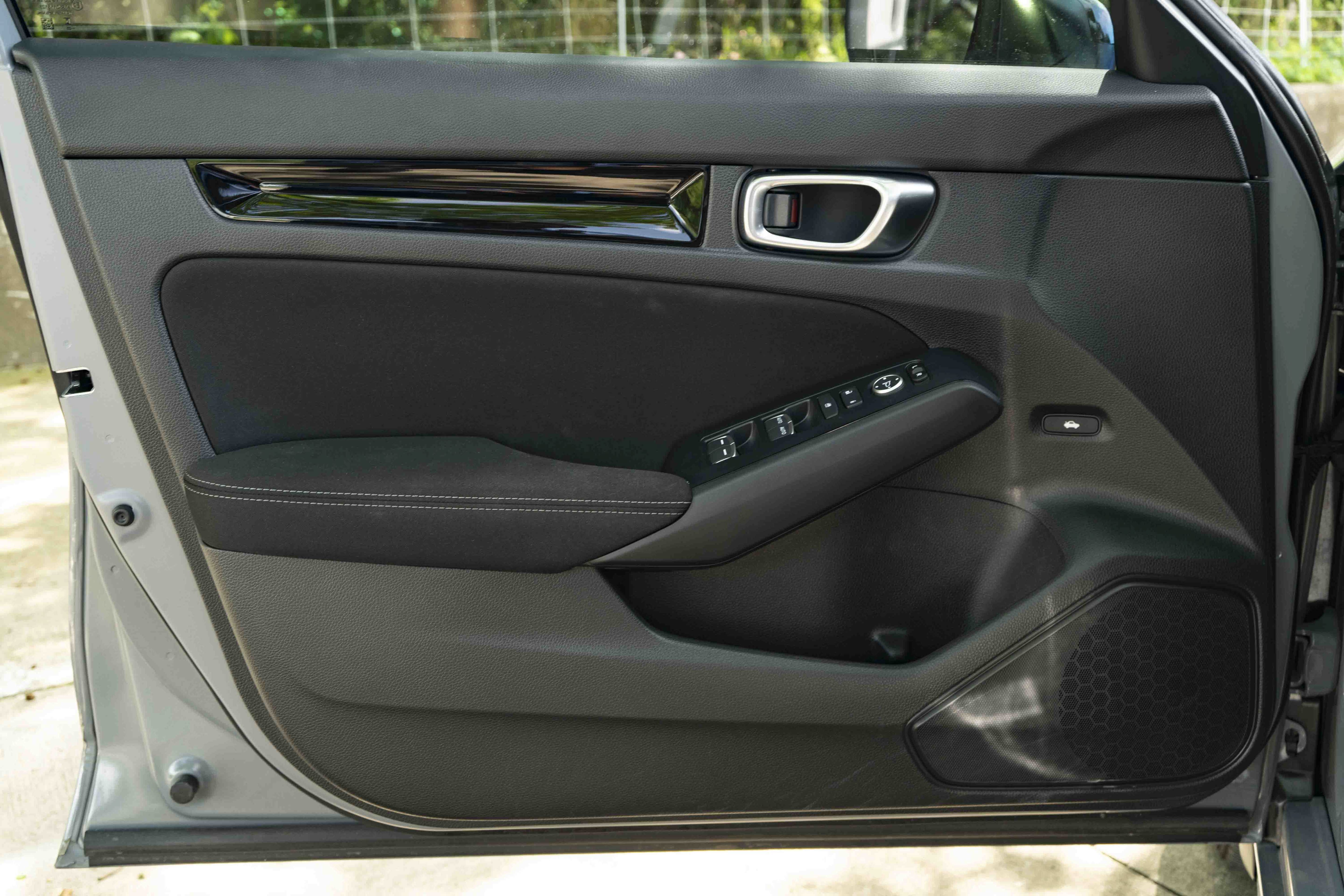 Certified 2025 Honda Civic FWD Hybrid Sedan image 37