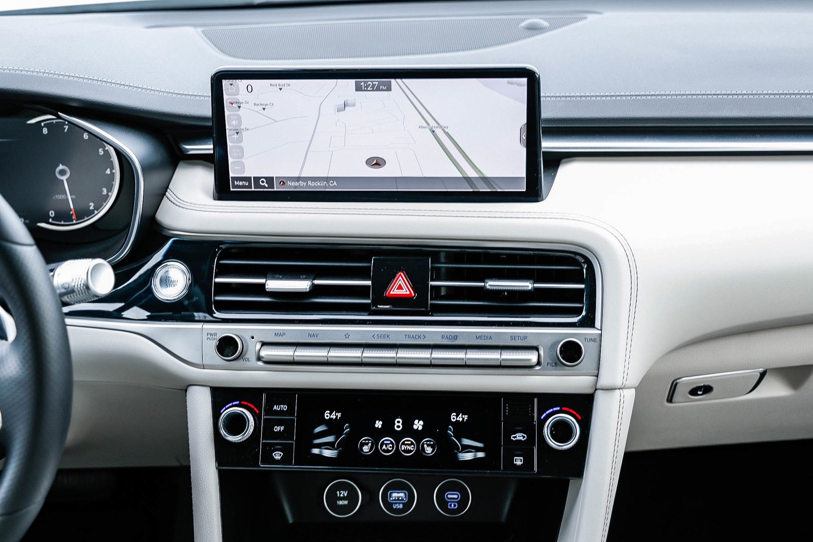 Used 2025 Genesis G70 2.5T image 11