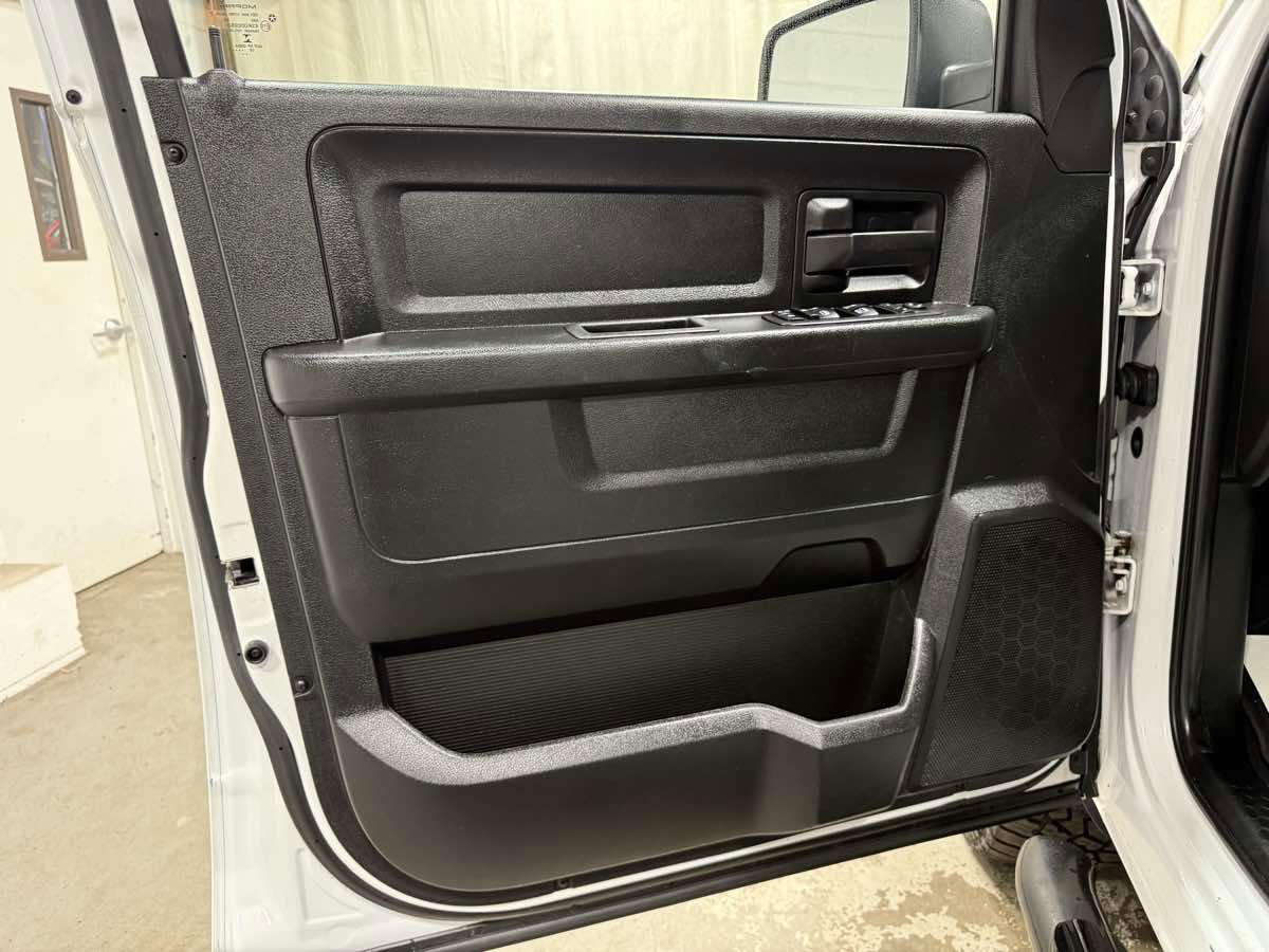 Used 2019 RAM 1500 Express w/ Express Value Package image 8