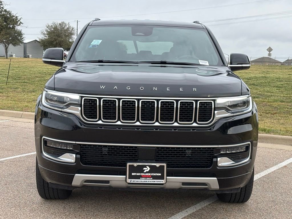 Used 2025 Jeep Wagoneer Series II w/ 8-Passenger Seating Package image 3