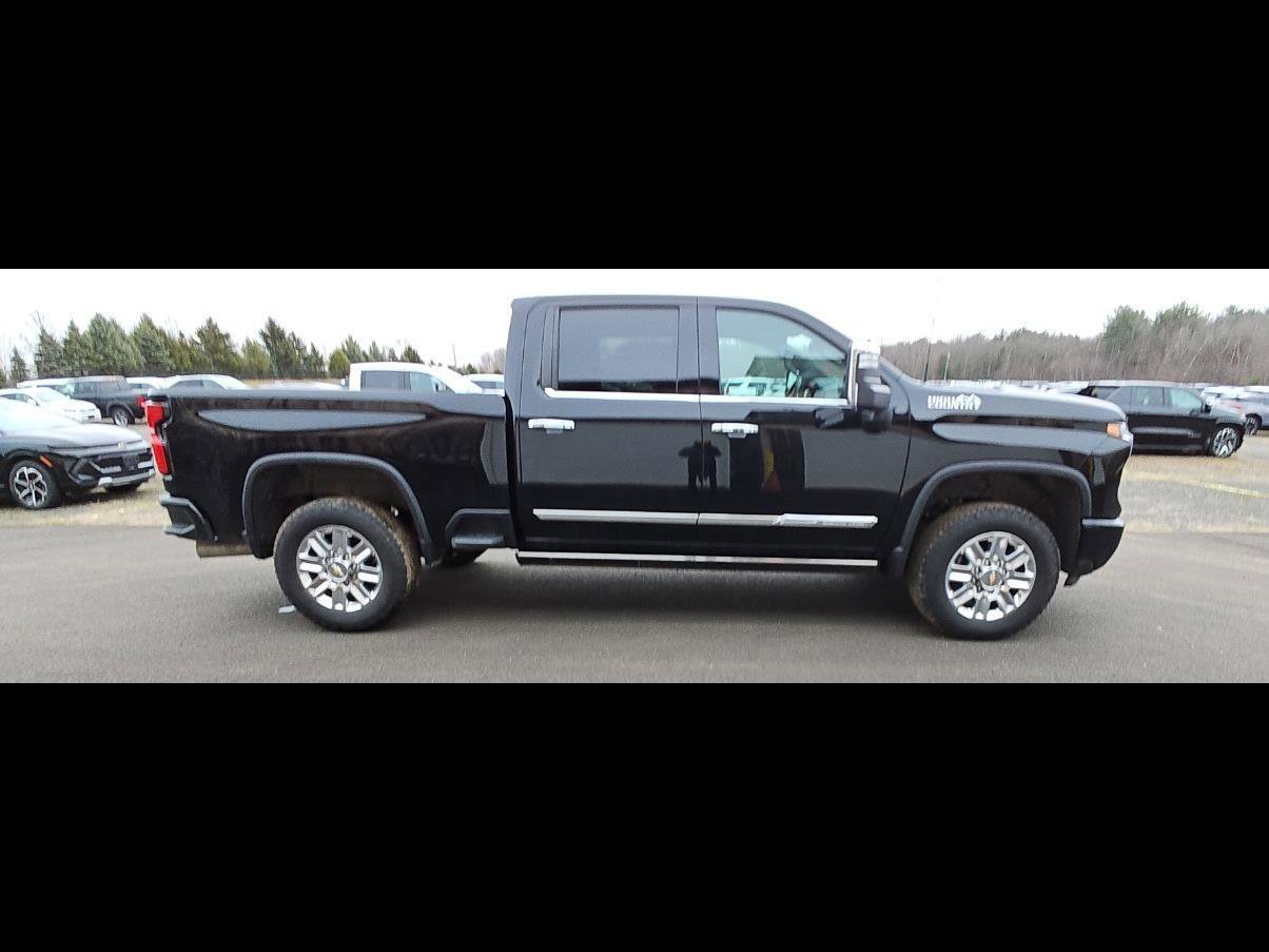 Used 2025 Chevrolet Silverado 2500 High Country w/ Technology Package image 3